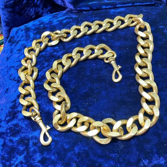 Awesome Chunky Chain for Bags or Wallets in Antique Gold Color unbranded - Picture 1 of 1